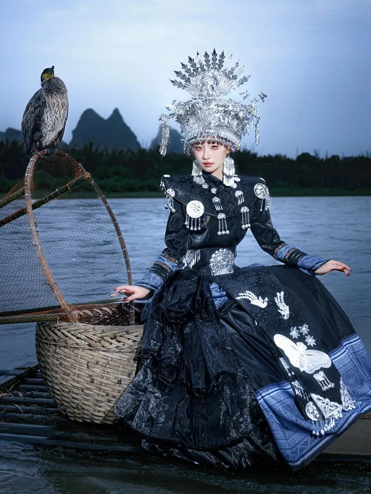 Vestido largo de manga larga con cuello alto negro para mujer en estilo traje étnico