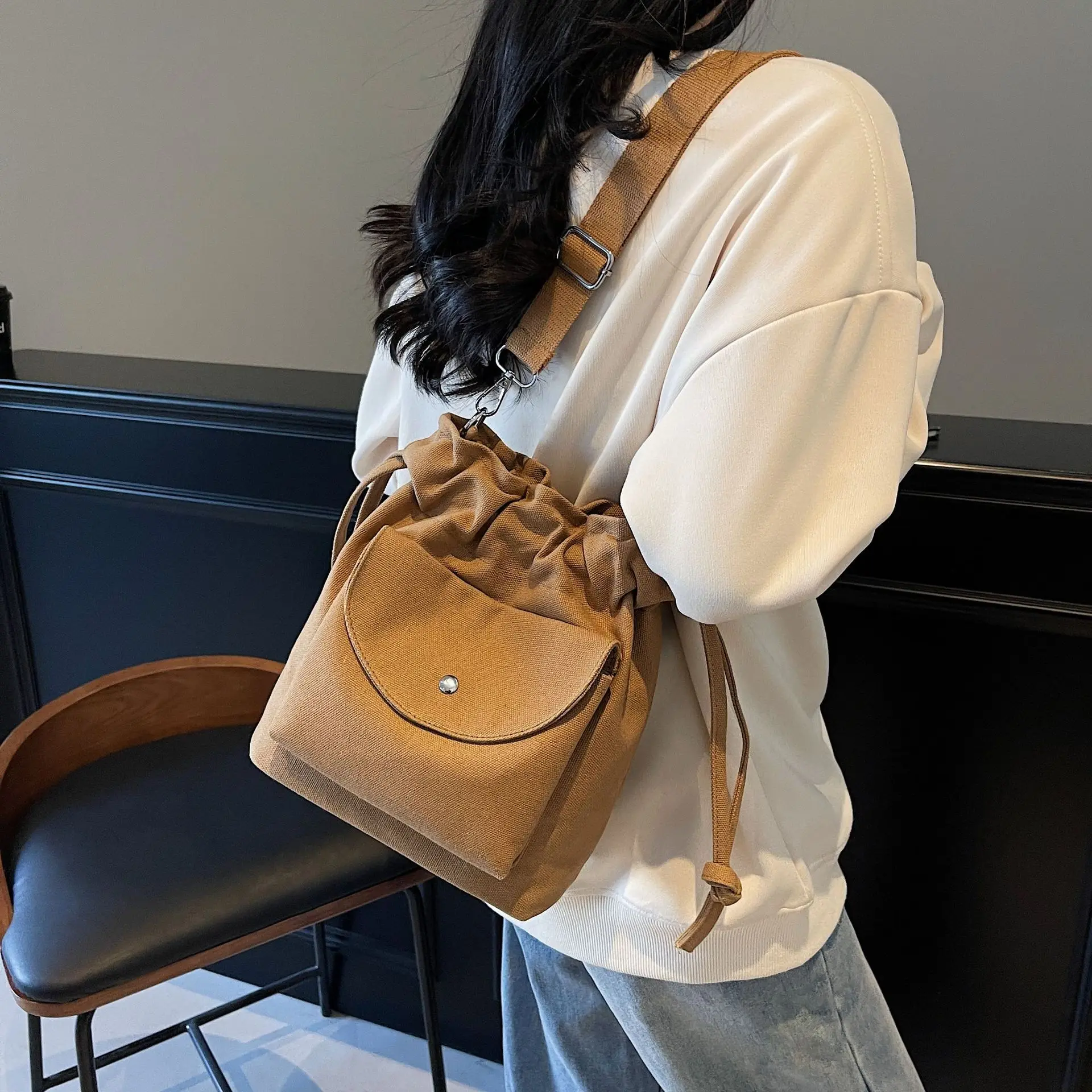 حقيبة كتف نسائية كلاسيكية فاخرة 2025، محفظة كروس مبطنة، متسوق كاجوال متعدد الوظائف لعطلة نهاية الأسبوع والسفر #3