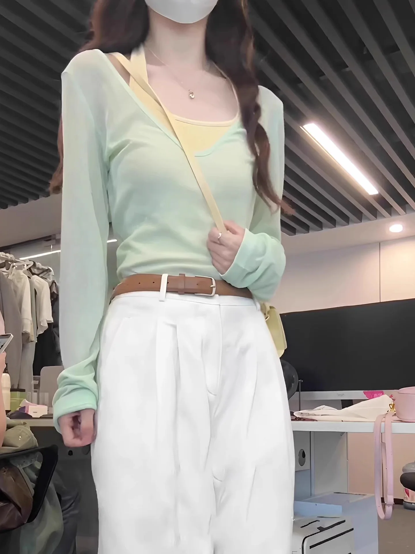 

Желтый летний комплект из двух предметов: майка-топ и накидка для женщин, с V-образным вырезом, на бретельках, для отпуска