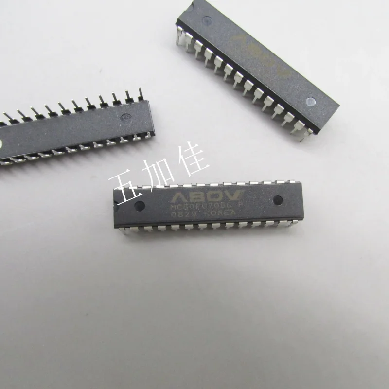 5-30pcsMC80F0708GP DIP-28 MC80F0708G new direct insertion 28 pin microcontroller chip