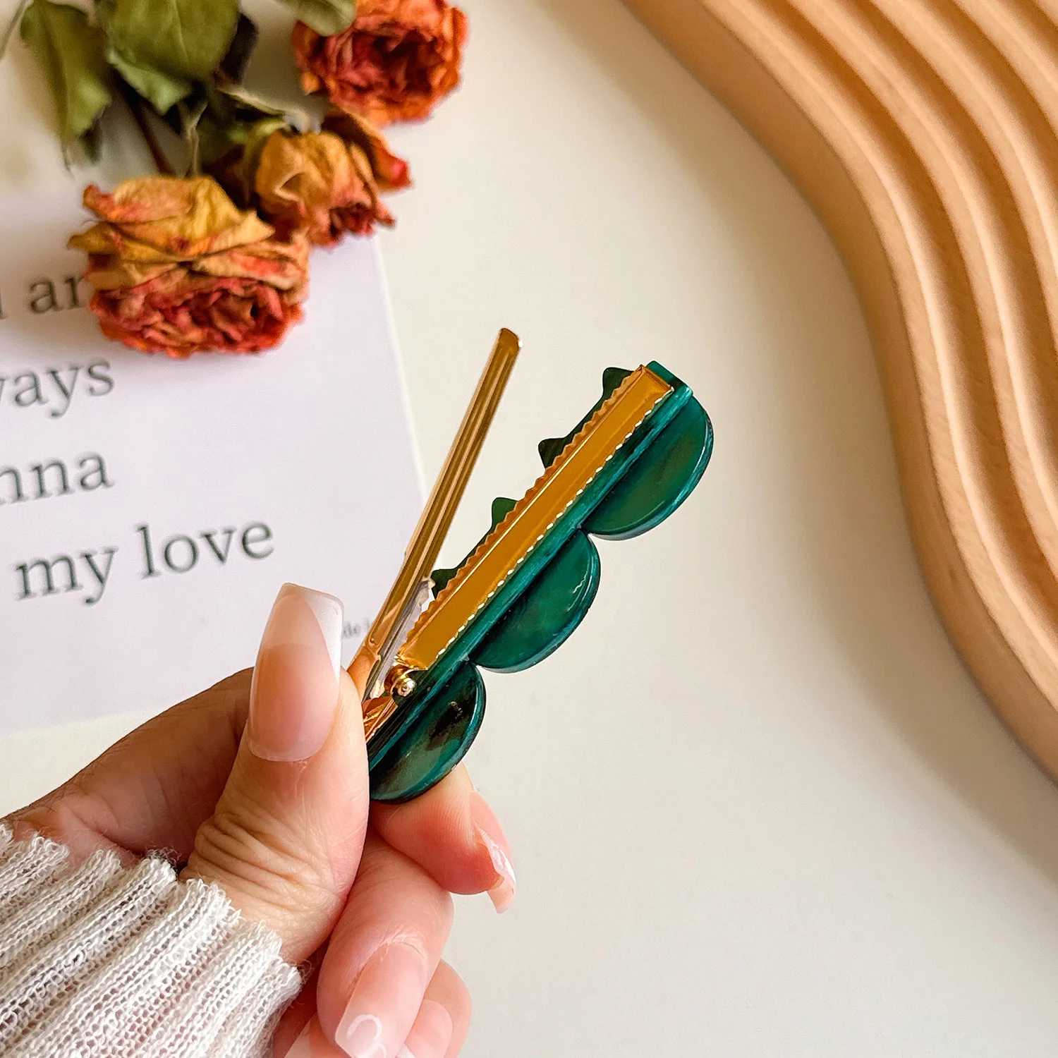 Precision Side Clips 6.3cm Acetate Sheet Cat Design 1pc Flat Hair Clips for Flyaways Dainty Barrettes Asian Fit