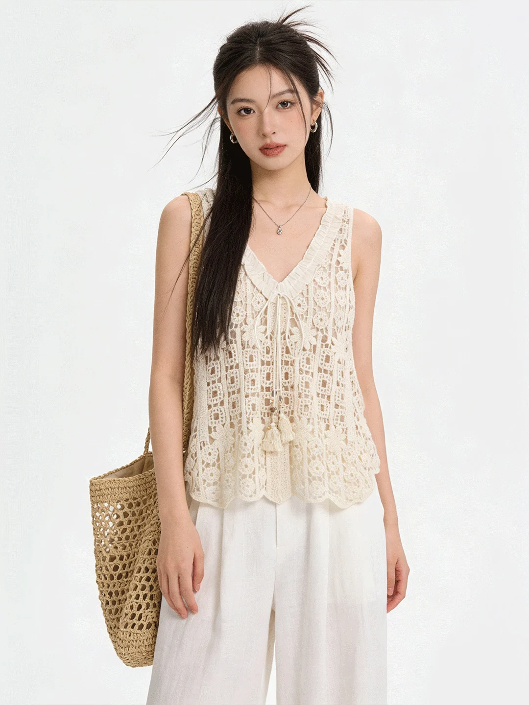 Vacation Style Embroidered V-Neck Strapless Hollow out Top Belt Design Sense Summer 2026 Women's Short Casual Outerwear
