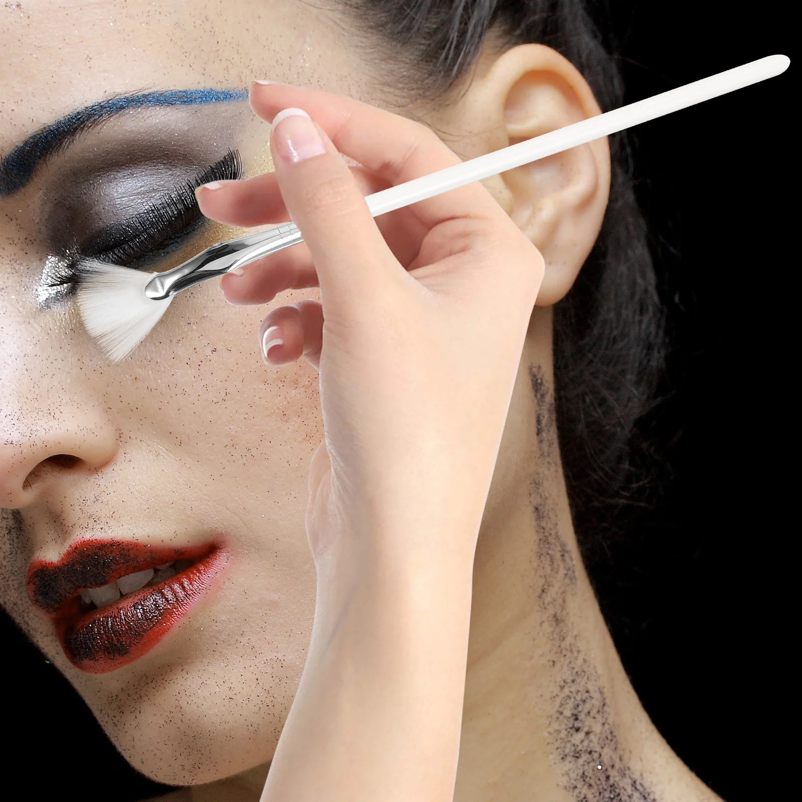 Brosse à cils en éventail, applicateur de Mascara, outils de maquillage pour sourcils incurvés, Portable et léger pour voyage, ligne de cils inférieurs, 2 pièces