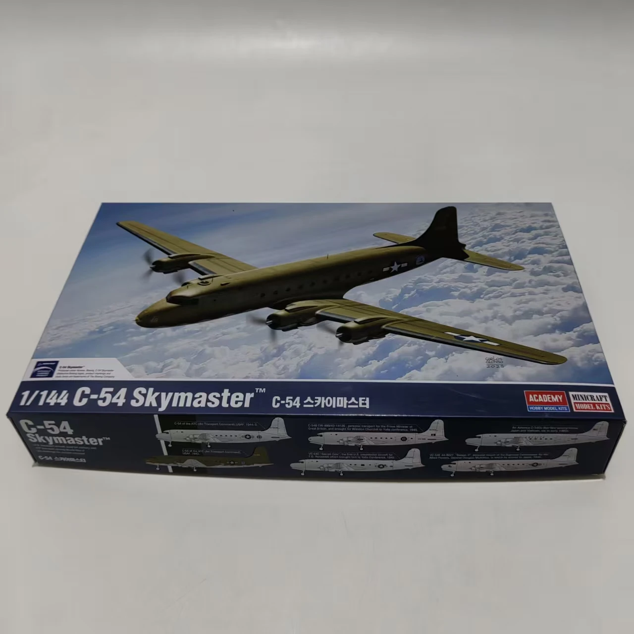 AC12652 ACADEMY 1/144 USAAF C-54 Skymaster Assembly Aircraft Model Kit