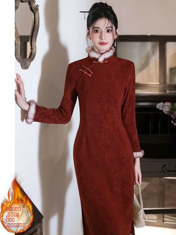 

Новая китайская зимняя свадебная одежда: красное платье для Нового года, для посещения родителей, с длинными рукавами, на флисовой подкладке, теплая женская одежда