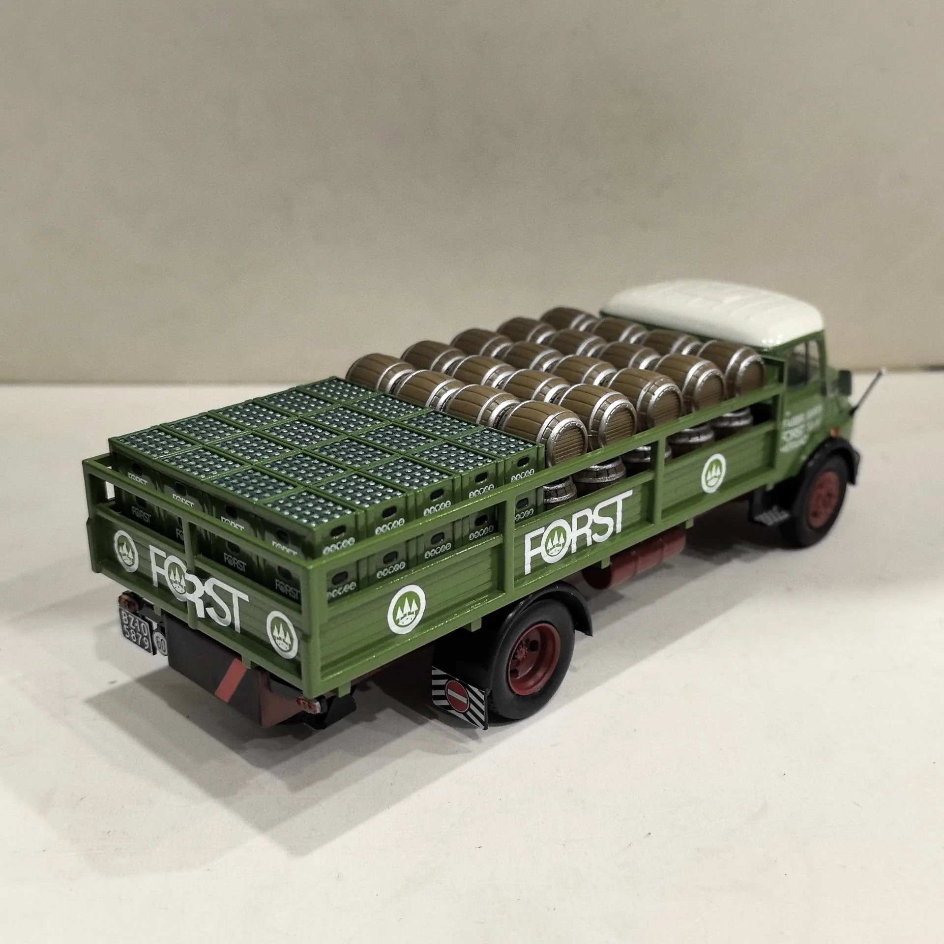 다이캐스트 DEA 1/43 스케일 벤츠 1113 벤츠 자동차 모형 맥주 운반 차량 플라스틱 캐리지 합금 자동차 모형 수집용 장난감