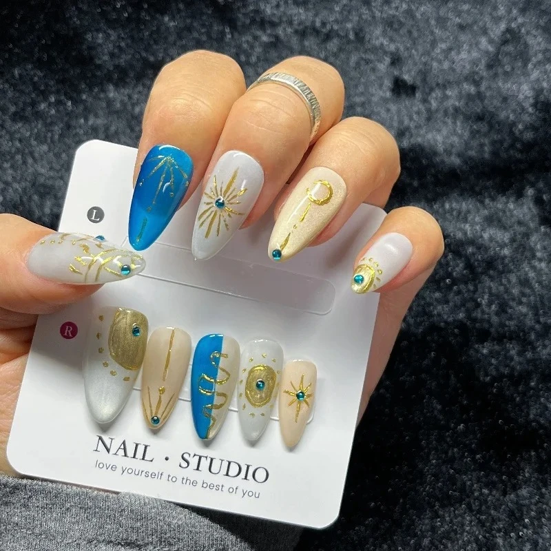 

10 шт., французские золотые кончики, пресс для ногтей, миндаль с ручной росписью, звезда, луна, дизайн, роскошные элегантные накладные ногти ручной работы для женщин