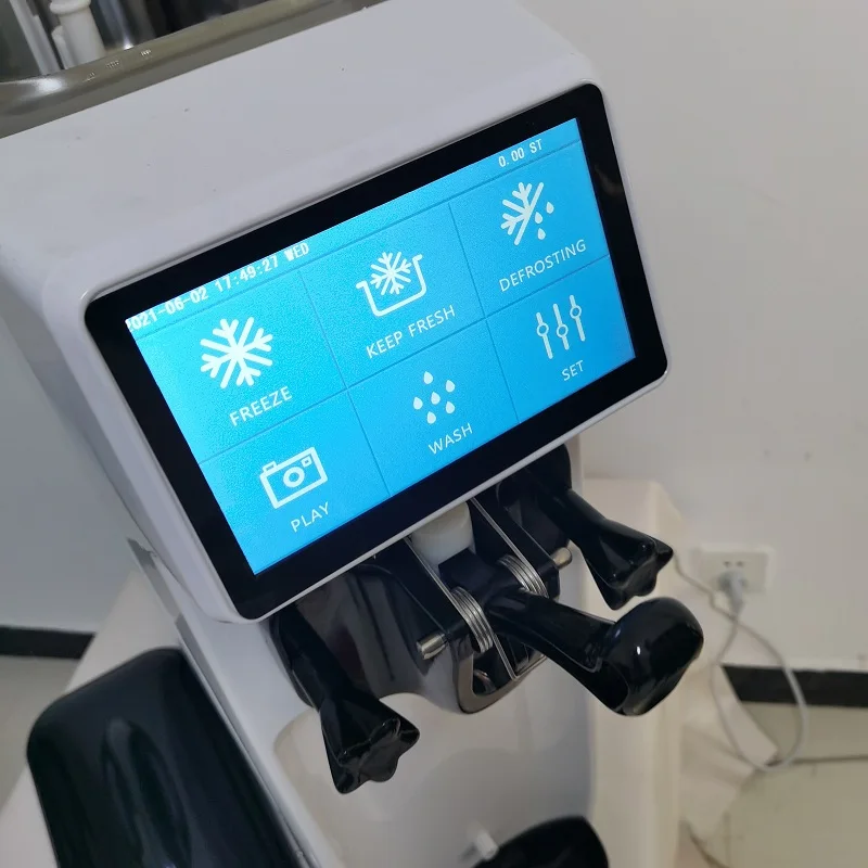 Il gelato morbido da banco produce la macchina Macchina per il gelato commerciale Distributore automatico di piccole dimensioni per yogurt a lunga durata