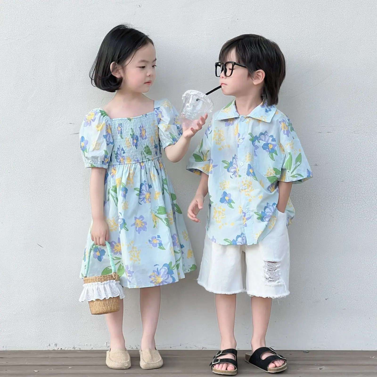 

2026 Summer Spanish Style Sibling Matching Outfits Girls Smocked Short Sleeve Princess Dress Boys Floral Shirt Vacation Fashion