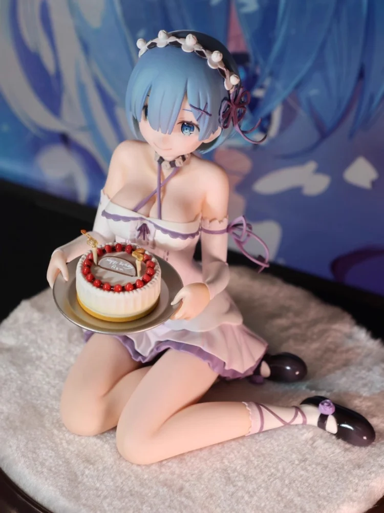 異世界生活のファンのための13cmレム誕生日ケーキバージョンアニメフィギュアコレクタブルモデルオーナメントアクションフィギュア玩具