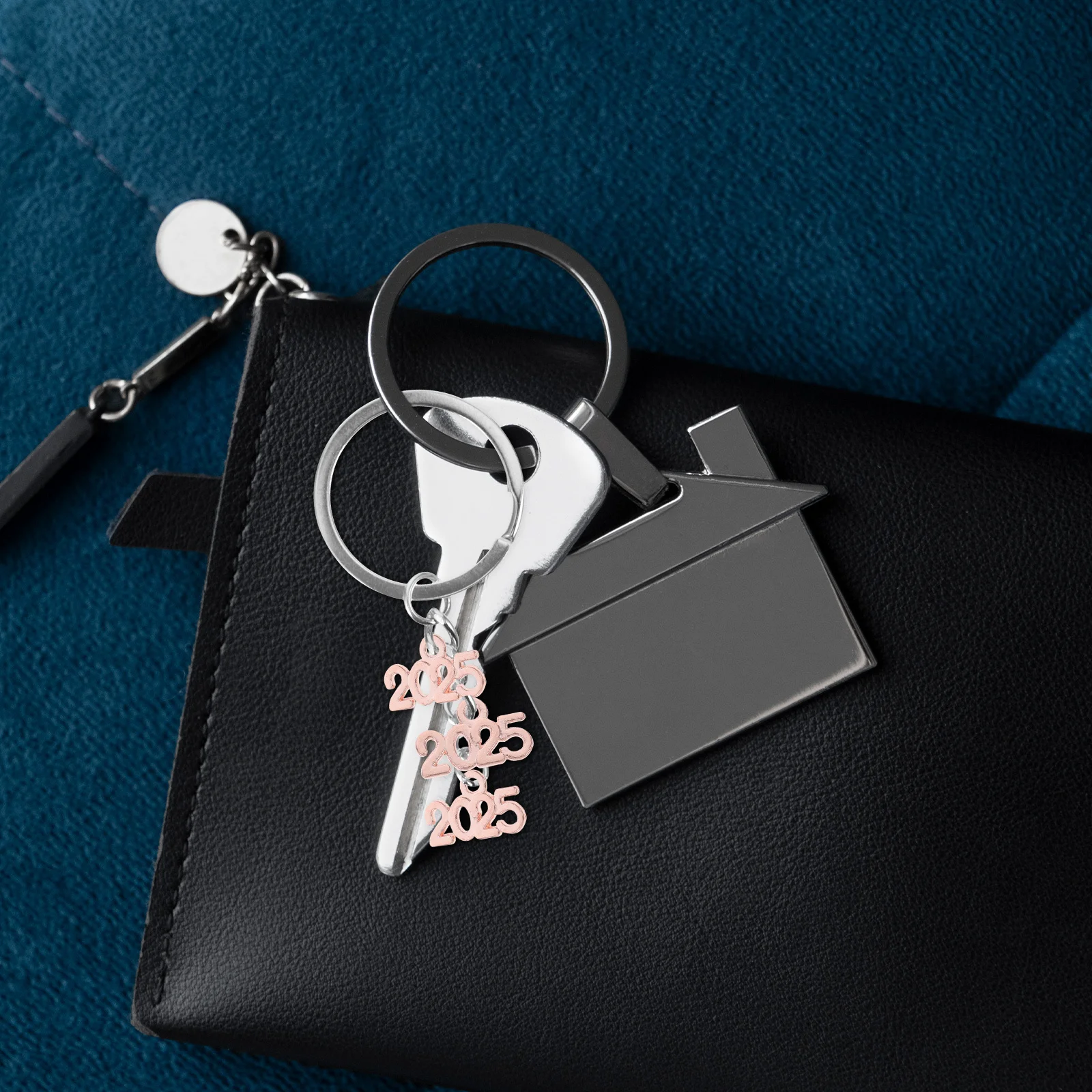 100 قطعة سلسلة المفاتيح سبيكة السحر 2025 عدد السنة قلادة لصنع المجوهرات Crafts بها بنفسك الحرف أساور القلائد Keyrings سحر ل #4