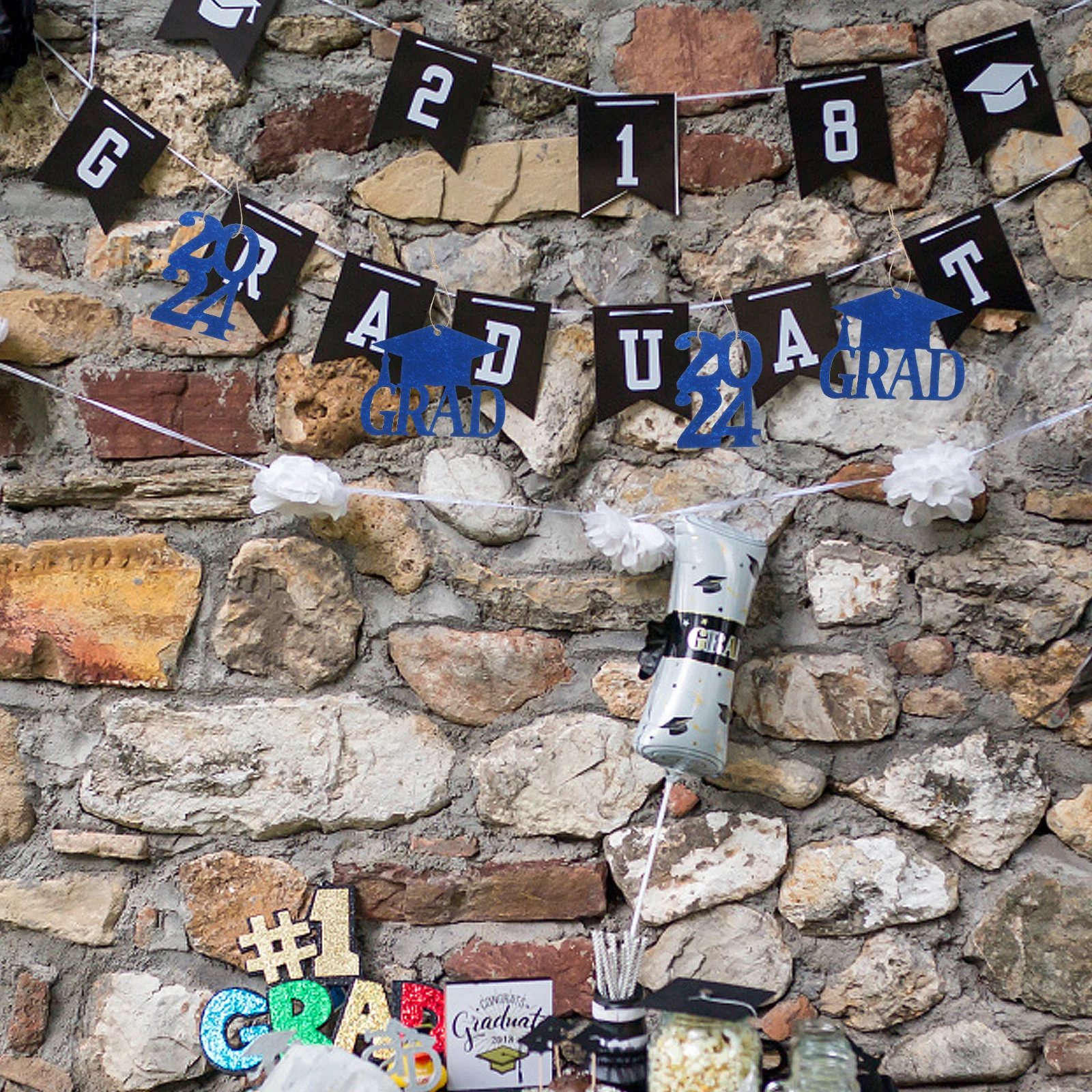 

18Pcs Graduation Party Decoration Vase Labels 2024 Grad Party Decors Reusable Hanging Tags for Flower Vase Wine Bottle Door