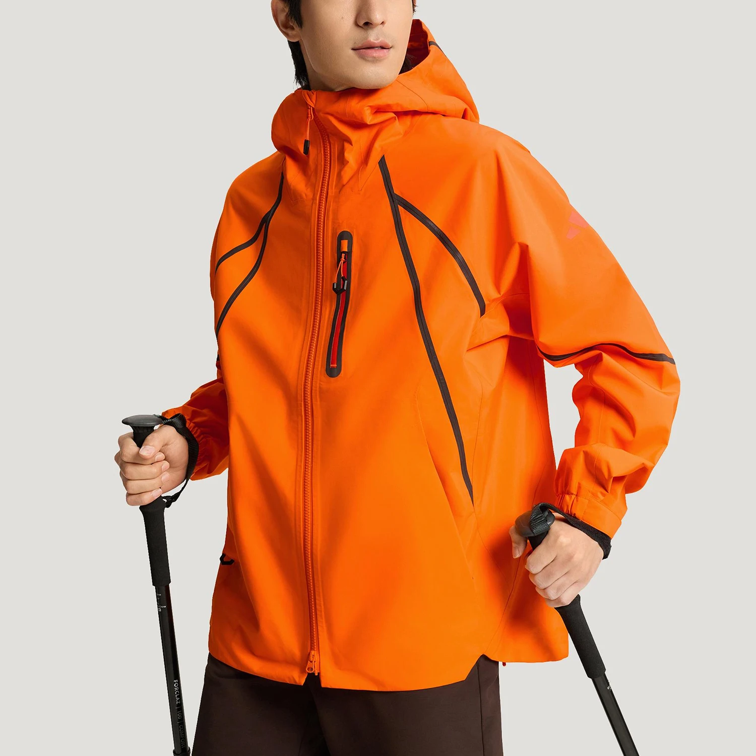 

Оригинальная зимняя мужская спортивная куртка Adidas с капюшоном и принтом KD4359