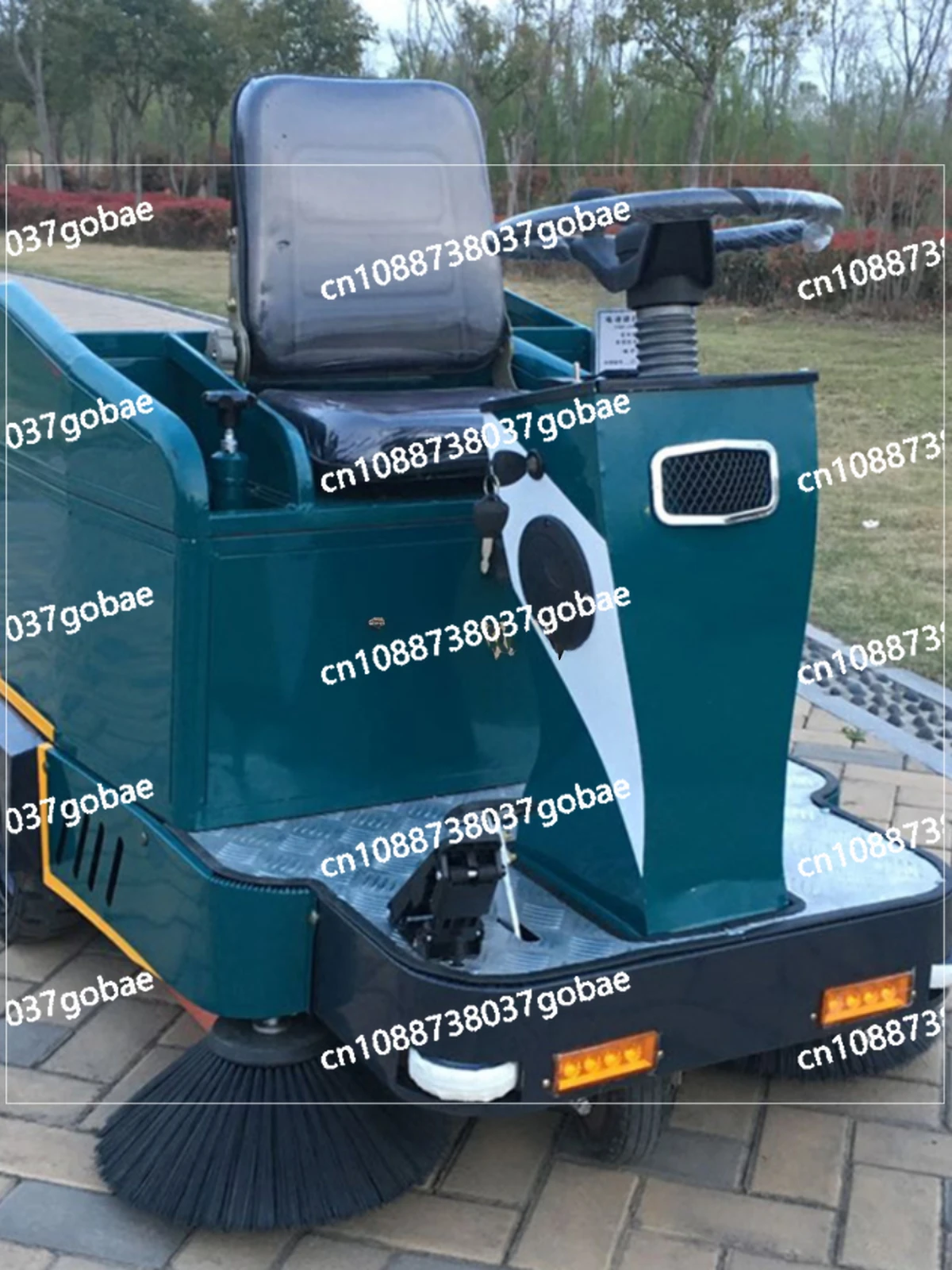 Small Driving Electric Sweeper Car Garbage Dust Collection Sweeper Sweeper