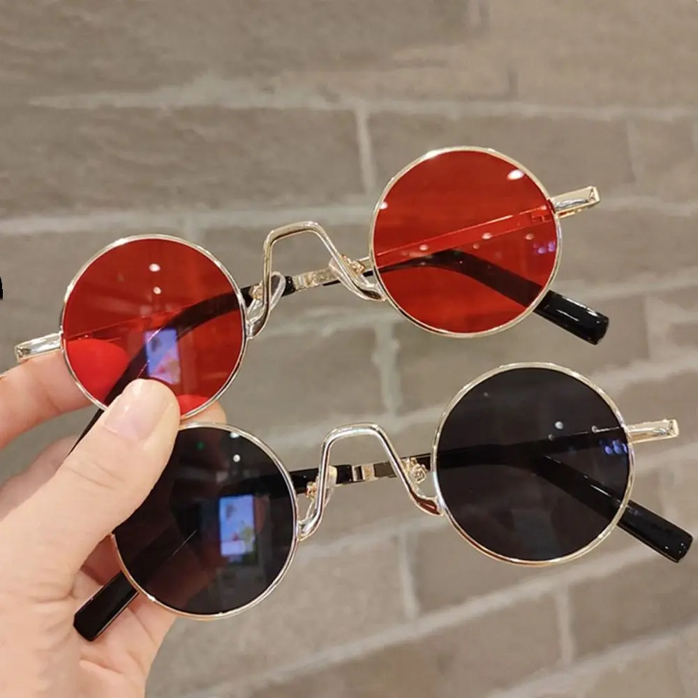 Małe okrągła metalowa ramka okulary przeciwsłoneczne kobiety mężczyźni moda Retro koła odcienie modne Punk hipisowskie okulary przeciwsłoneczne UV400 okulary ochronne