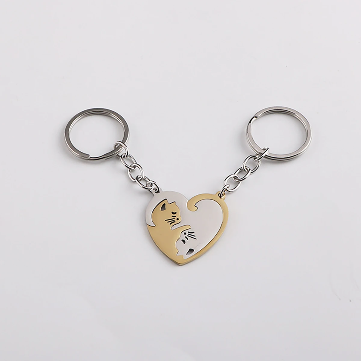 2PCS Small Item Portable Stainless Steel Keychain Heart-shaped Splicing Cat Yin and Yang Cat Pendant Necklace Keychain Jewelry