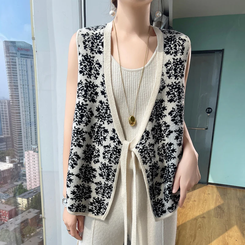 100% Pure Wool Sleeveless Vest Women's V-neck Lace up Cardigan Fashionable Jacquard Loose Shoulder Large Size Sleeveless Sweater