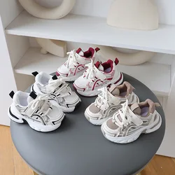 2024 autunno nuove scarpe bianche da bambino primavera e autunno scarpe da corsa Casual traspiranti in rete da ragazza scarpe da ginnastica per bambini