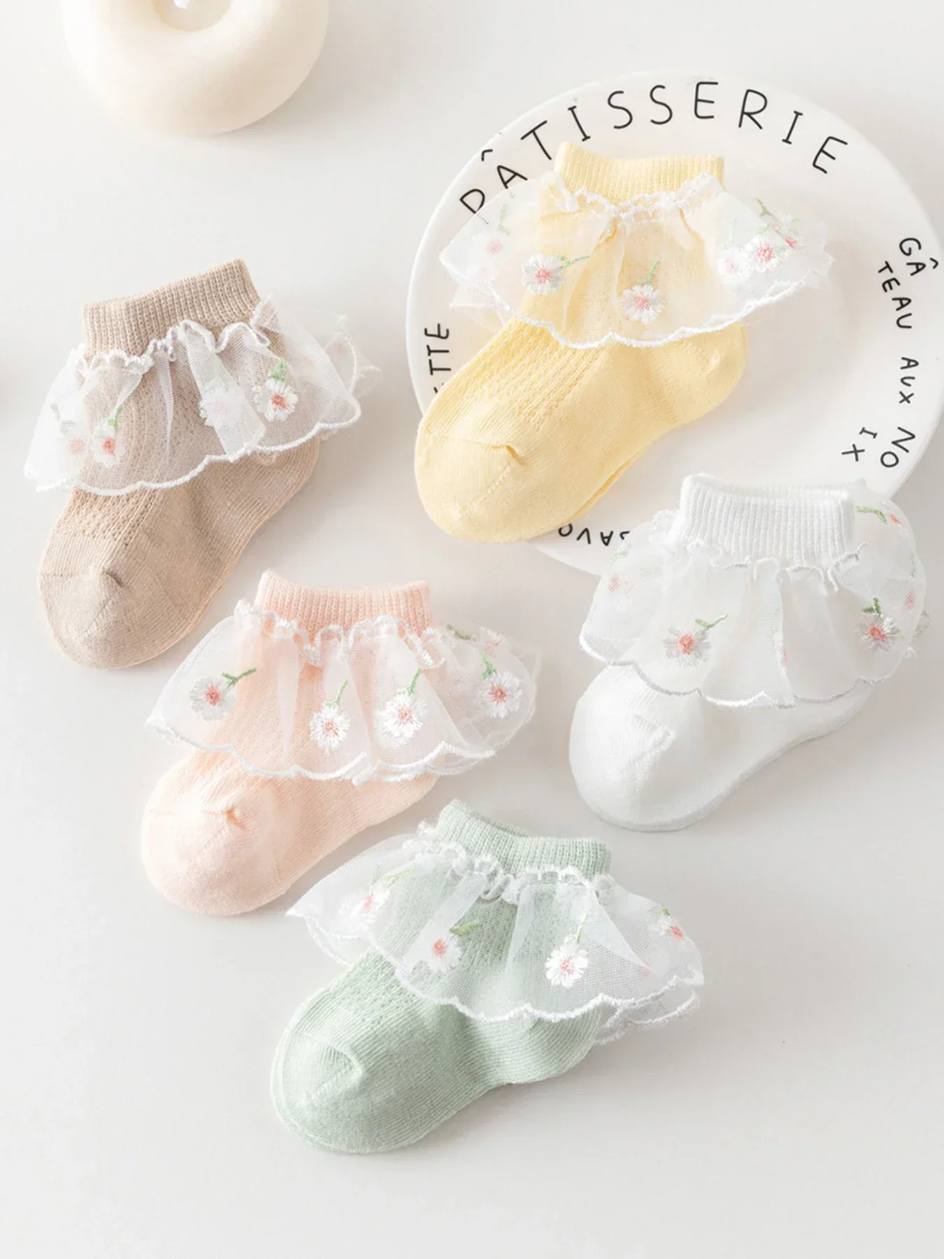5 pairs of girls' spring and summer lace stockings, newborn mosquito proof mesh stockings, cute embroidered pleated stockings, children's breathable short socks