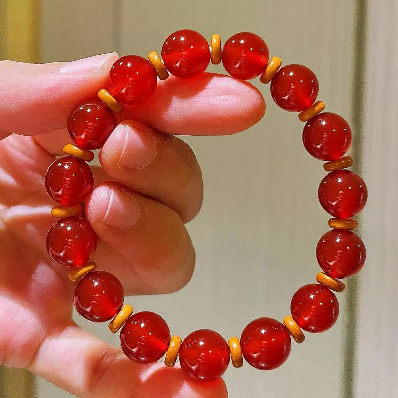Pulsera de Rodocrosita Roja Sangre de Pichón con Corte de Oliva, Gema Translúcida de Grado 7A con Efecto Hielo, Cadena Elástica de Alto Brillo para Ella, Regalo