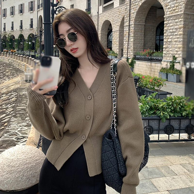 Autumn Long-Sleeved Cardigan Top Women Casual Style Retro All-Match Outside Wear Simple Solid Color V-Neck Knitted Short Style