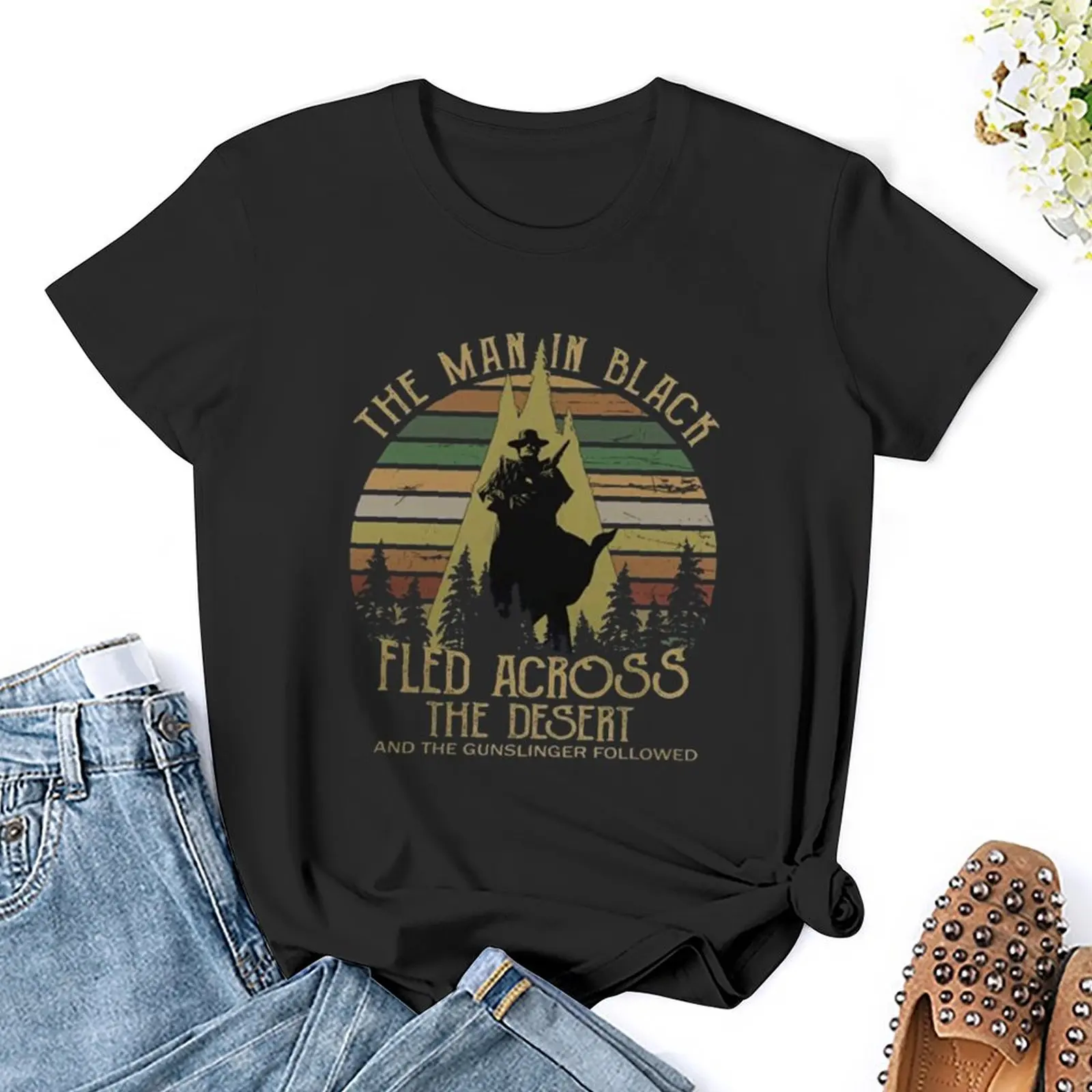 The Man in Black Fled Across The Desert and The Gunslinger Followed T-Shirt oversized hippie clothes Woman clothes