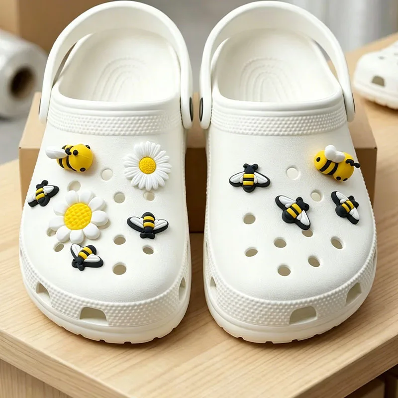New Lovely Cartoon Sunflower Hole Buckle Hole Shoe Charms Decorations Cute Little Bee Shoes Buckle DIY 3D Hole Shoe Accessories