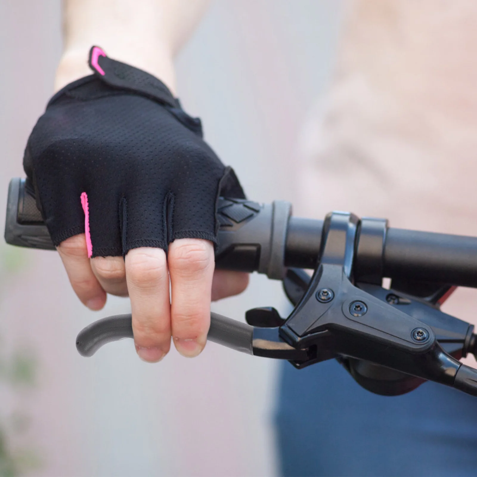 

4Pcs Universal Bike Brake Lever Cover Silicone Protective Sleeve Anti-Slip Waterproof for Improved Braking Feel Easy