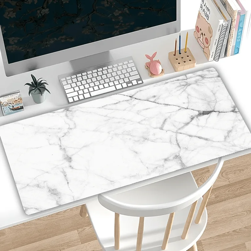 

Большой белый коврик для мыши с дизайном под мрамор - нескользящая резиновая основа, прошитые края, стильный аксессуар для современных офисных пространств