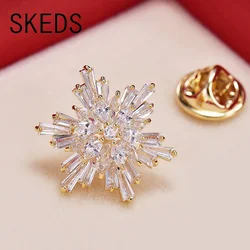 SKEDS Fashion Women Girls Exquisite Shining Boutique Crystal Snowflakes Brooches Badges Elegant Party Wedding Lady Pins Jewelry