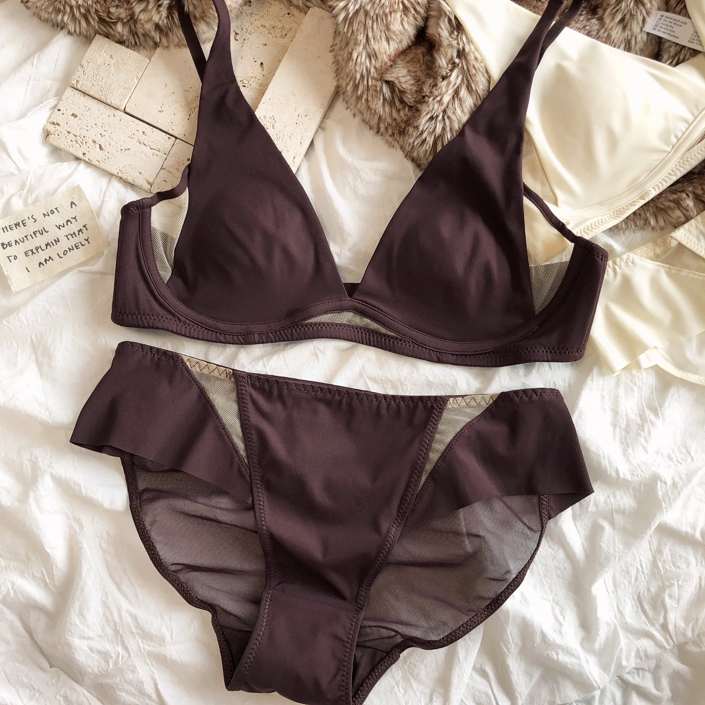 

Сексуальный бюстгальтер с глубоким v-образным вырезом, комплекты нижнего белья с пуш-ап и поддержкой на косточках, комплект нижнего белья с прозрачным кружевным вырезом, бесшовный бюстгальтер без косточек