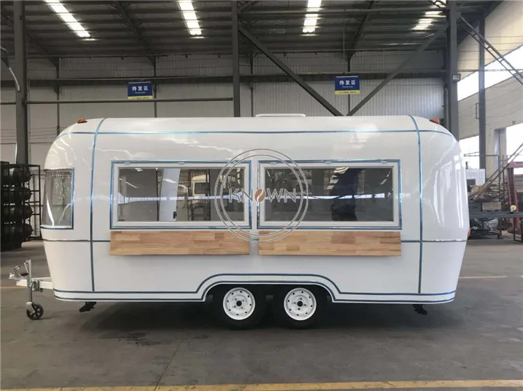 Rimorchio mobile per alimenti per carrello per hot dog da cucina per strada all'aperto con camion per alimenti elettrico a capsula OEM in vendita in Europa