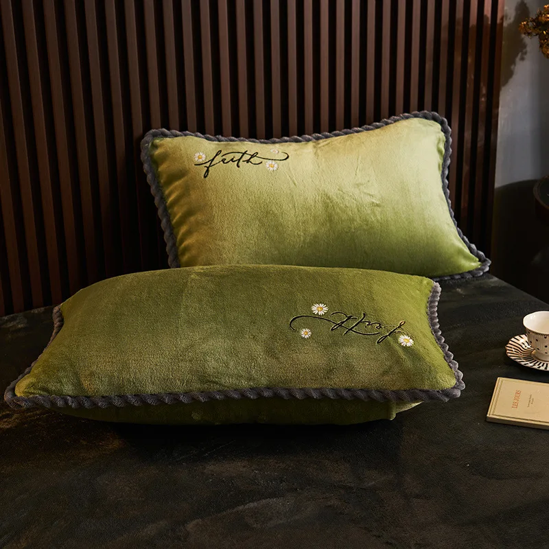 1 pair Solid color plain couple pillowcases, milk velvet pillowcases, paired with autumn and winter velvet pillowcases