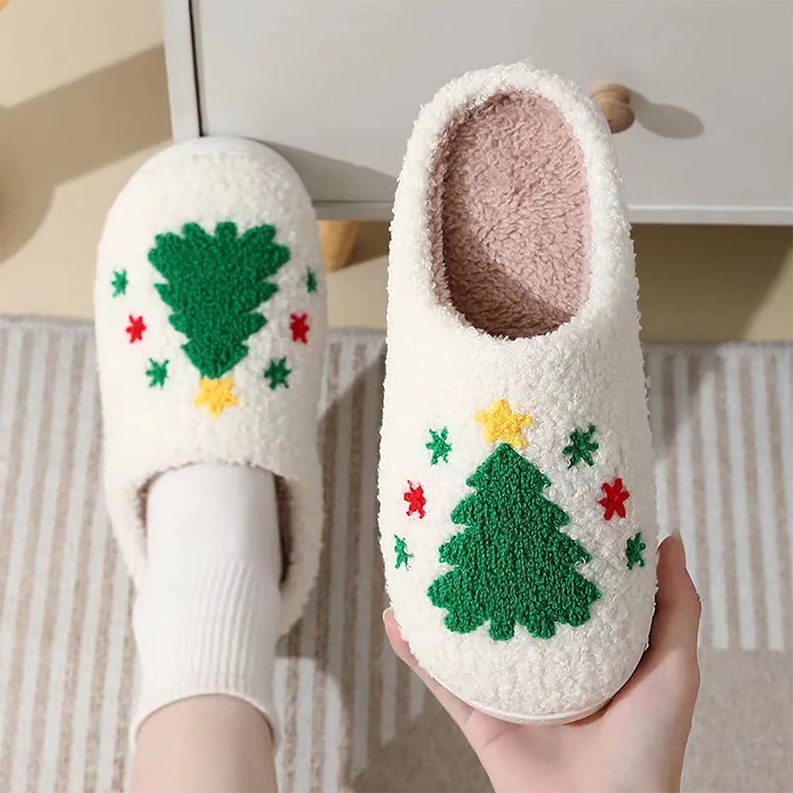 Couples Holiday Christmas Tree Printed Slippers For Men And Women Warm Slippers At Home Fashion Soft Thick Non Slip Shoes