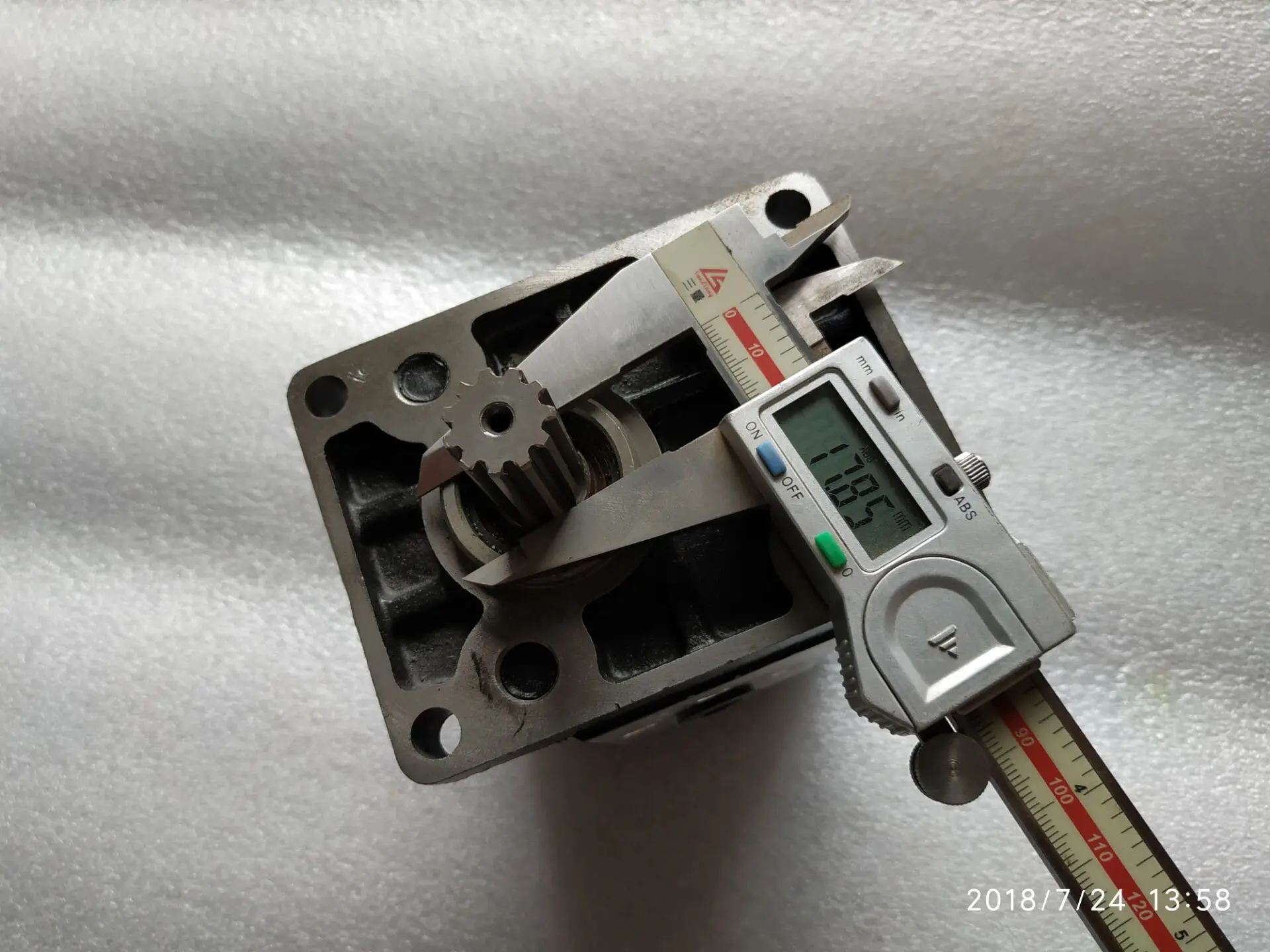 CBN-G320 / CBN-G325 gear pump for YTO X904 tractor ; CBN-E325 for YTO X804 ; CBT-F425CXL / SZ804-58D-010 for NLP 1154E tractor