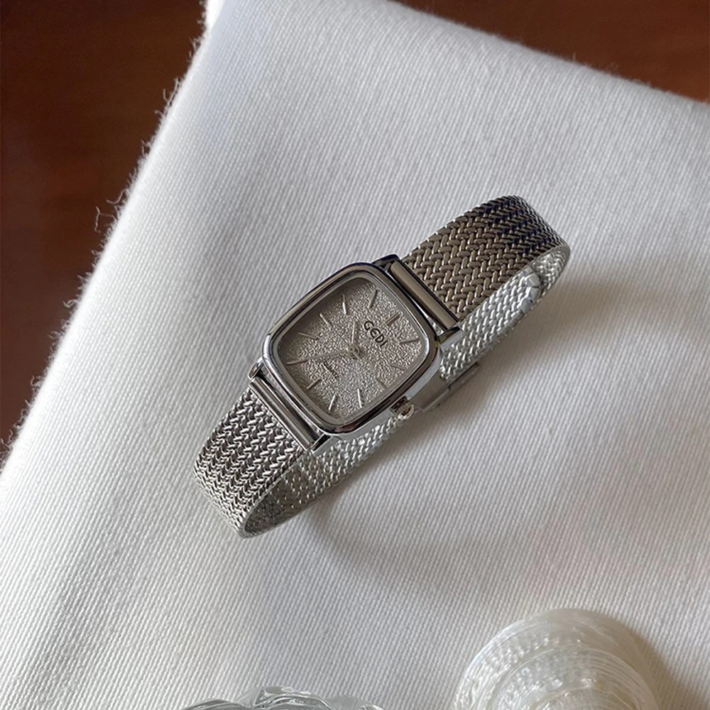 

GEDI винтажные серебряные квадратные женские часы, роскошные высококачественные сетчатые ремешки, водонепроницаемые женские наручные часы с маленьким циферблатом, повседневный стиль