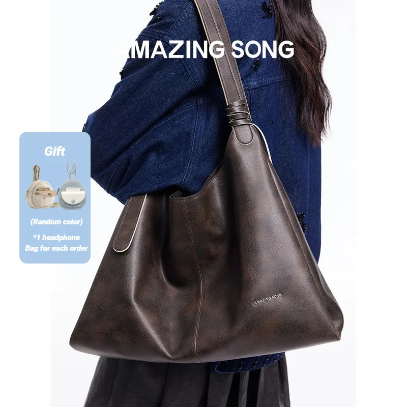 

Amazing Song Berry Tote