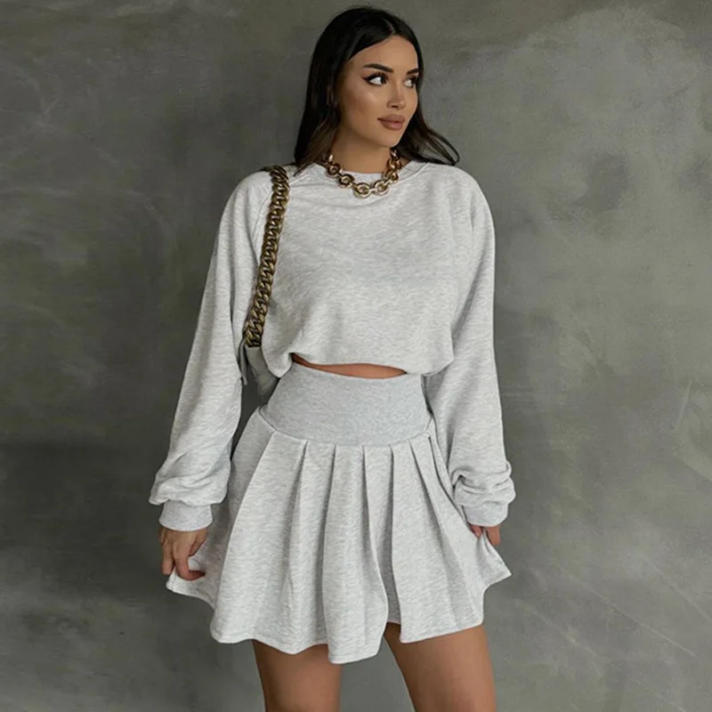 

New Solid Color Long-sleeved Sweatshirt and Pleated Skirt Two-piece Set, Fashionable Casual Sports Suit for Women