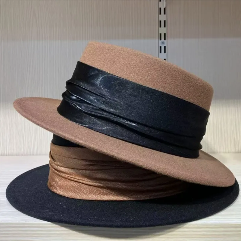 

A flat-topped pure top hat for women's headwear versatile white tweed