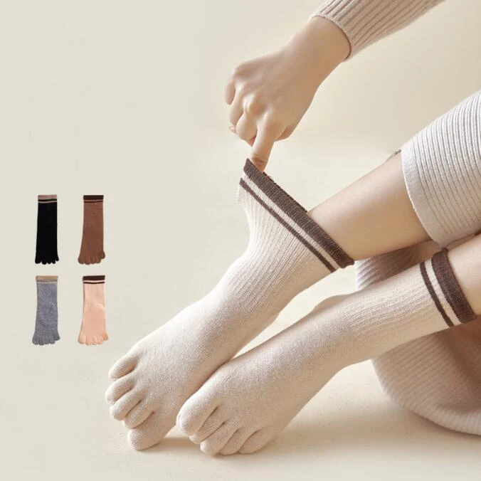 Frauen Baumwolle atmungsaktive Yoga Fünf-Finger-Socken Frau Mädchen Bio-Baumwolle solide rutsch feste junge lässige Mode Fitness-Socken