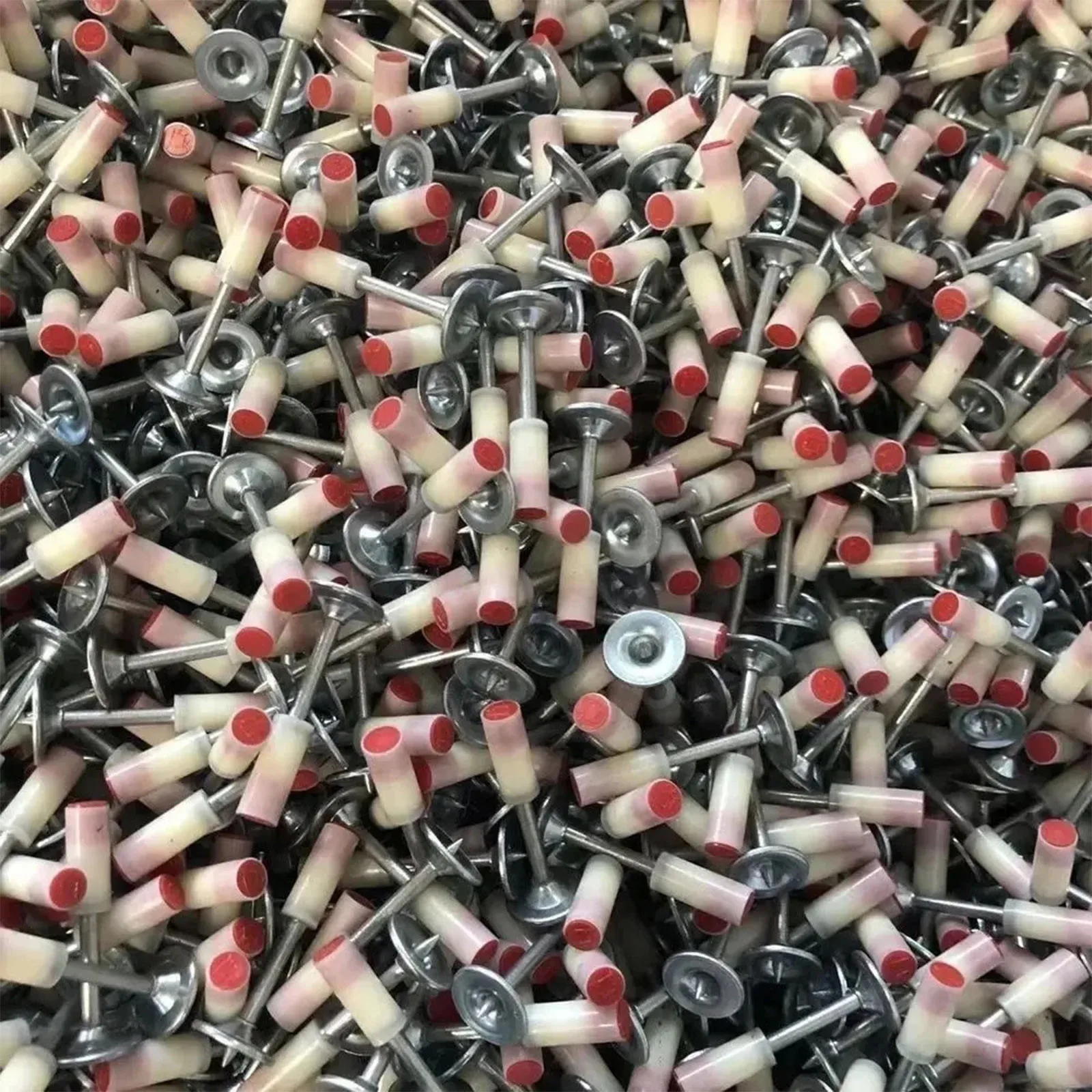 100 pz Nuovo Mini Insonorizzato Chiodo Cannone Chiodo Strumento Per Soffitto Nuovo Alto Standard Spille di Azionamento Shoot Chiodi Soffitto Appeso Artefatto