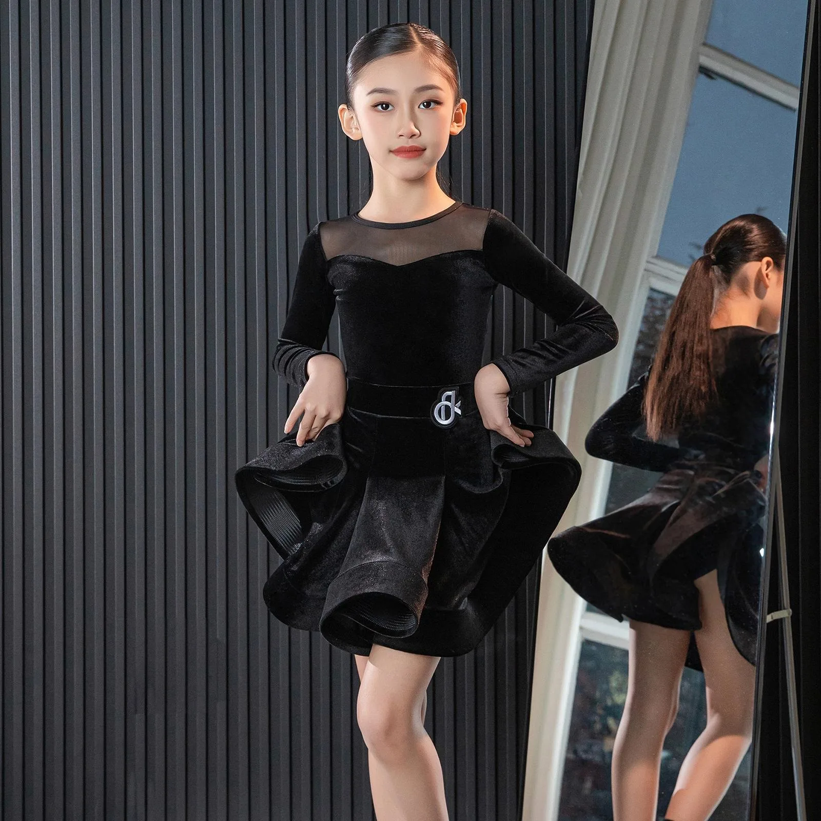 

2025 Latin Dance Dress For Girls Top Skirt Split Suit Chacha Rumba Dance Winter Practice Outfits Performance Costumes DQL11507