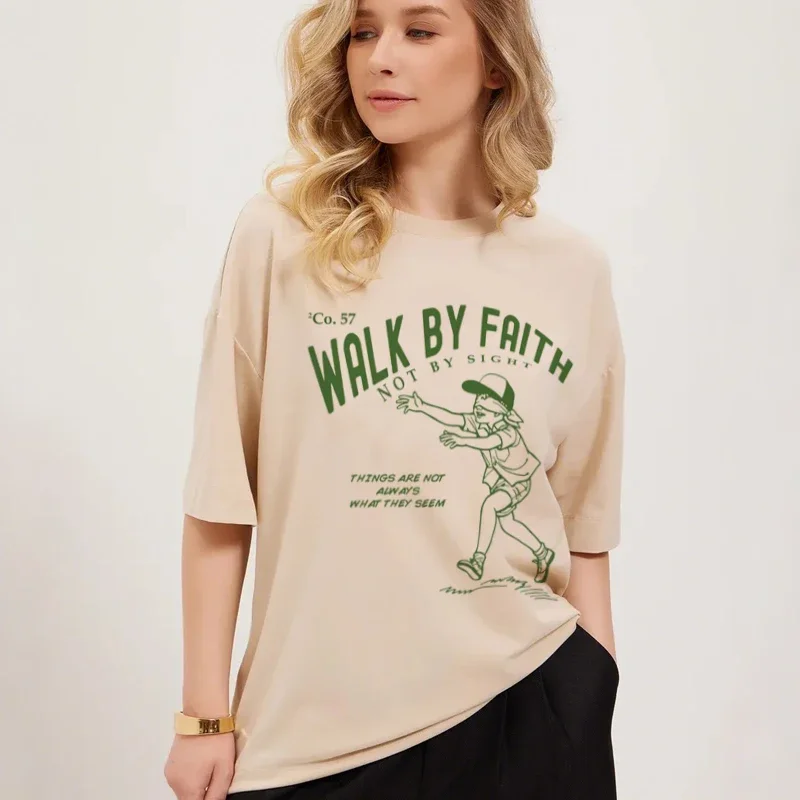 Walk by Faith Bible Verse Streetwear Graphic Tees Loose Vintage Religious T-Shirt Jesus Faith Shirt Women Men Christian Apparel