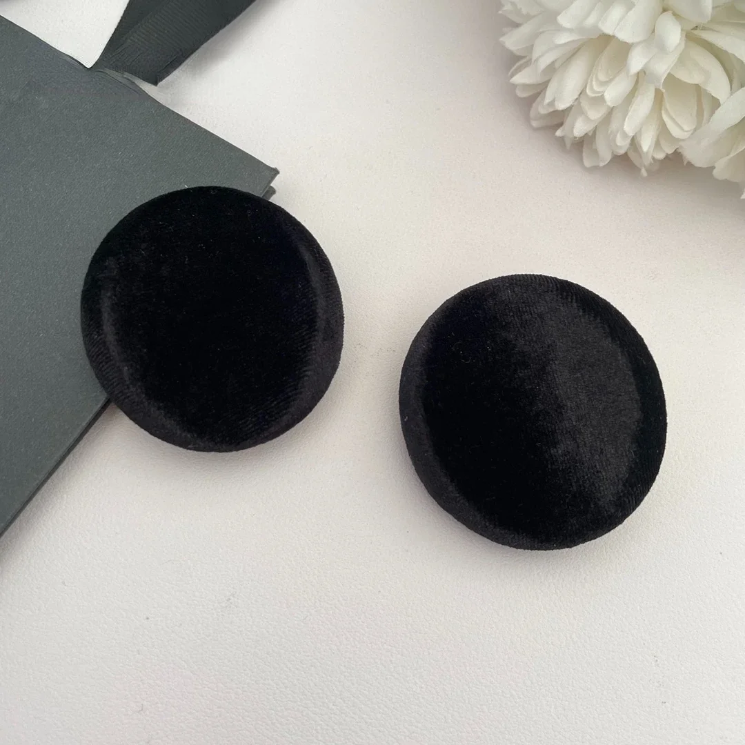 Trend Famous Designer Brand Velvet Black Circular Large Ear Clip Luxury Earring Women Fashion Europe Jewelry