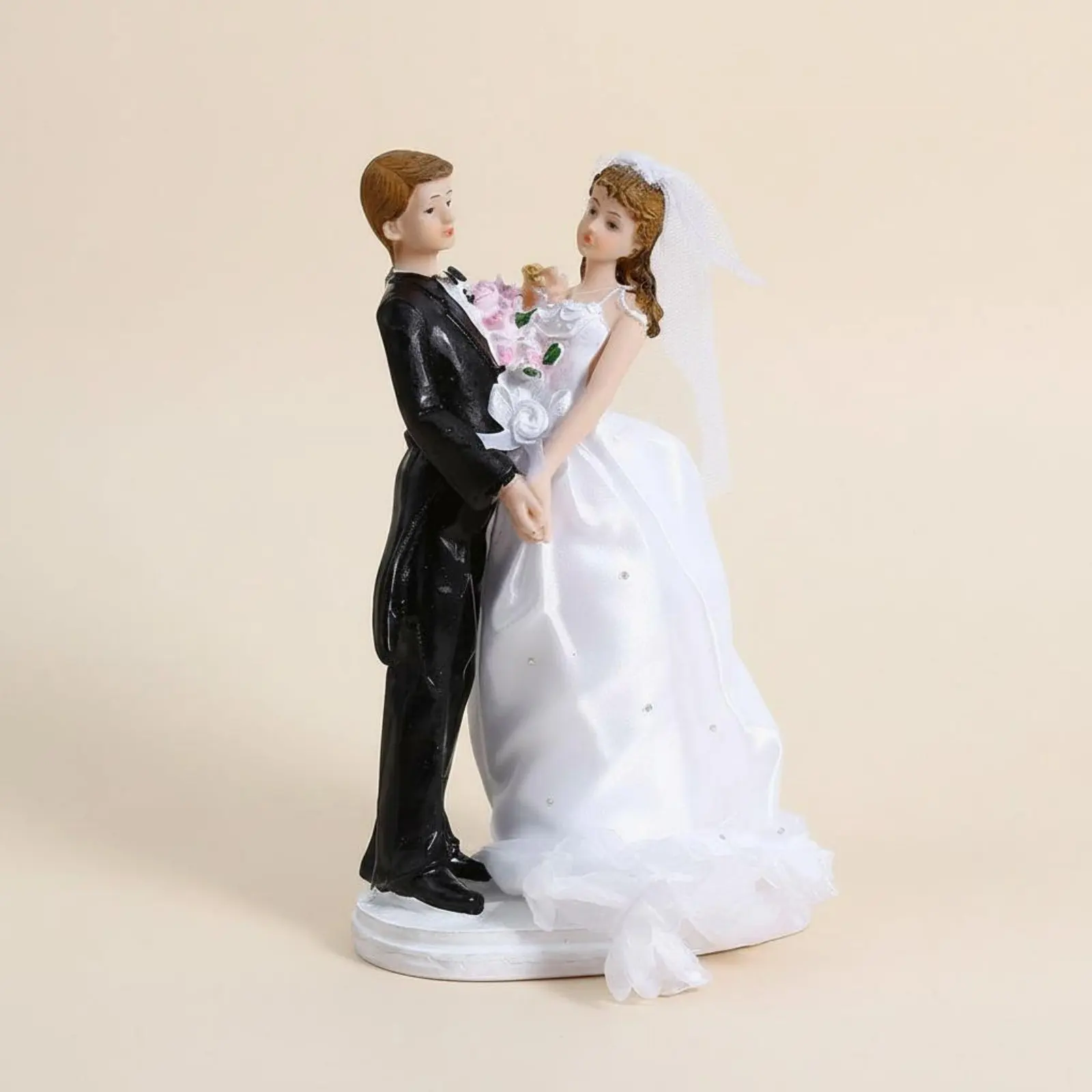Matrimonial Cake Adornment Resin Craft Bride and Groom Figurine Groom and Bride Statue Elegant for Engaged Partners