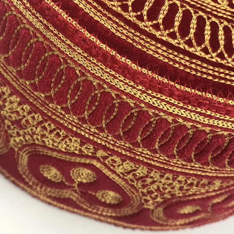 Berretti musulmani per uomo abbigliamento Freeshipping Kippah ebraico Arabia saudita Kufi Hijab islamico cappello da preghiera matrimonio rosso ricamato