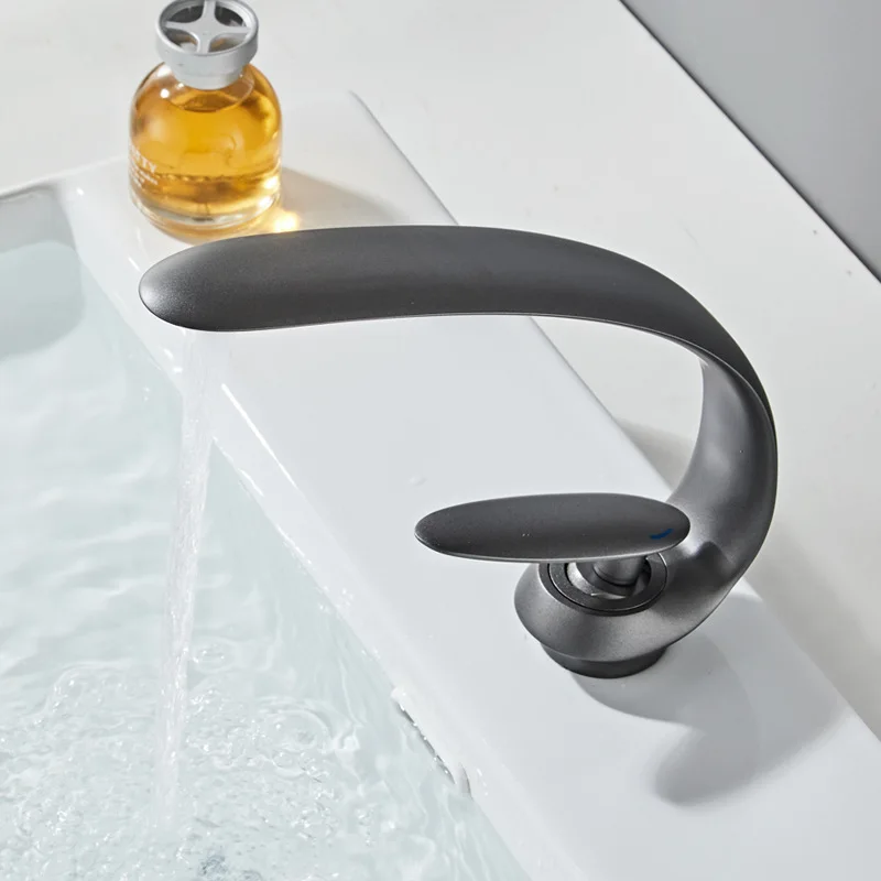 Rose Gold Bathroom Faucet Black Bathroom Basin Mixer Taps Chrome Wash Basin Faucet Single Handle Hot and Cold Waterfall Faucets