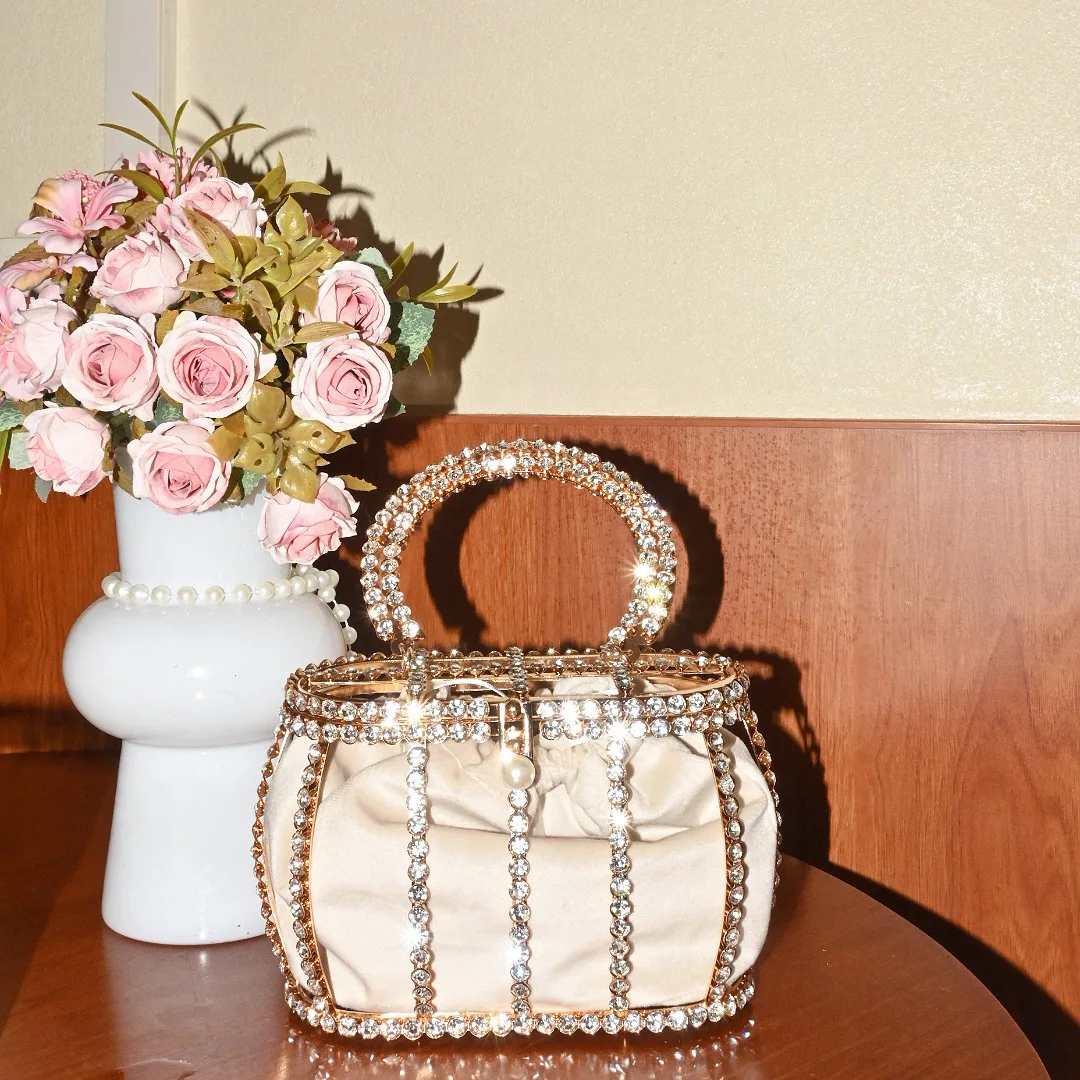 

Light luxury temperament celebrity metal loosestrife basket banquet shiny water diamond openwork chain bucket bag