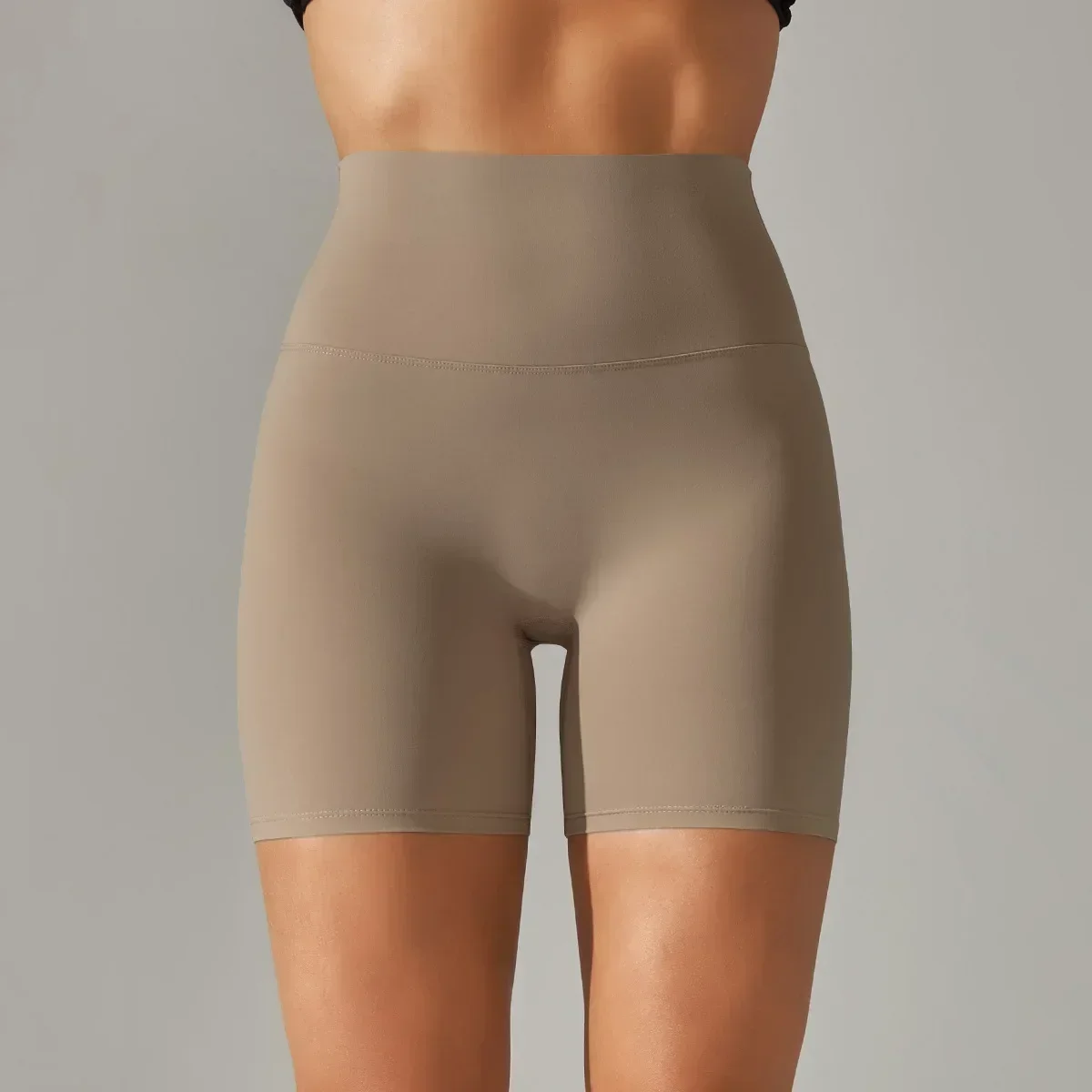 Nuevo estilo de pantalones cortos de Yoga para Fitness desnudos cepillados para mujer, pantalones de tres cuartos ajustados de cintura alta con cadera melocotón, correr ajustado