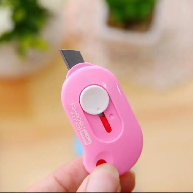 1Pcs น่ารักแบบพกพา Utility มีดตัดกระดาษตัดกระดาษมีดโกนใบมีดสำนักงานเครื่องเขียน